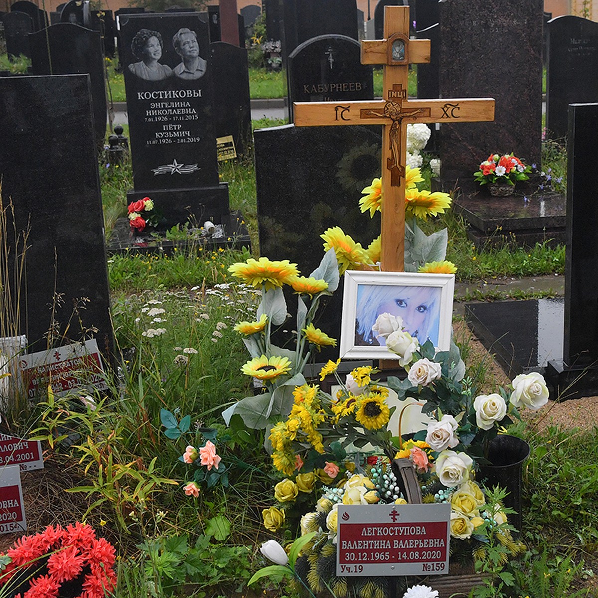 Могила толкуновой на троекуровском кладбище фото сегодня