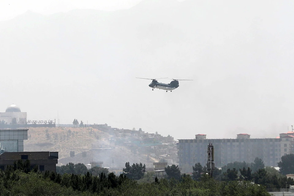 Посольство США сообщило о пожаре и обстреле аэропорта Кабула