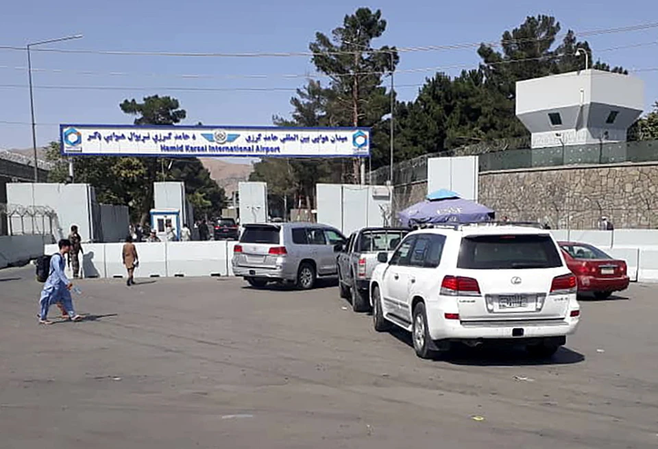 Военные США открыли предупредительный огонь в аэропорту Кабула