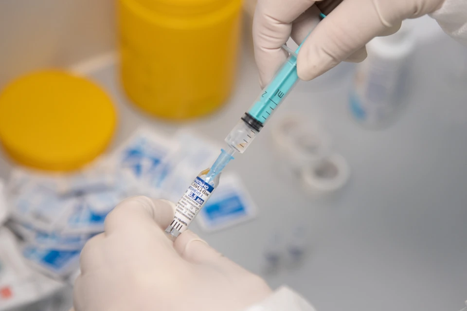 Центр «Вектор»: вакцину «ЭпиВакКорона-Н» зарегистрируют в России в августе 2021