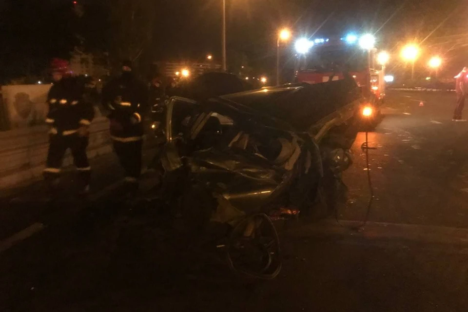 В ночь на 20 августа на МКАД столкнулись два автомобиля - оба ехали в одном направлении. Фото: ГАИ.