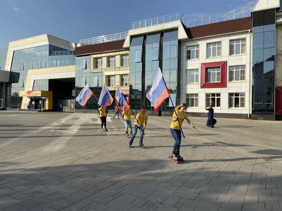 Самарские нефтепереработчики отметили День флага