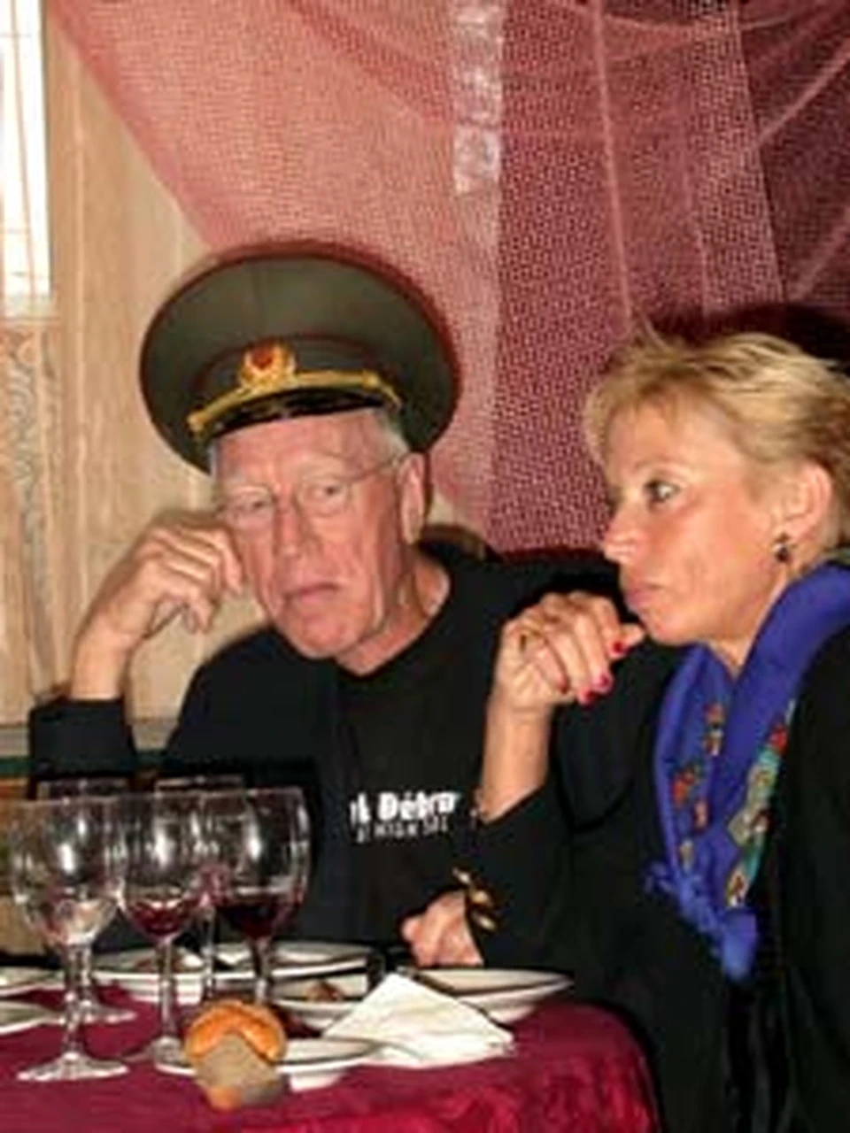 На последнем Московском кинофестивале фон Сюдов примерил русскую униформу.