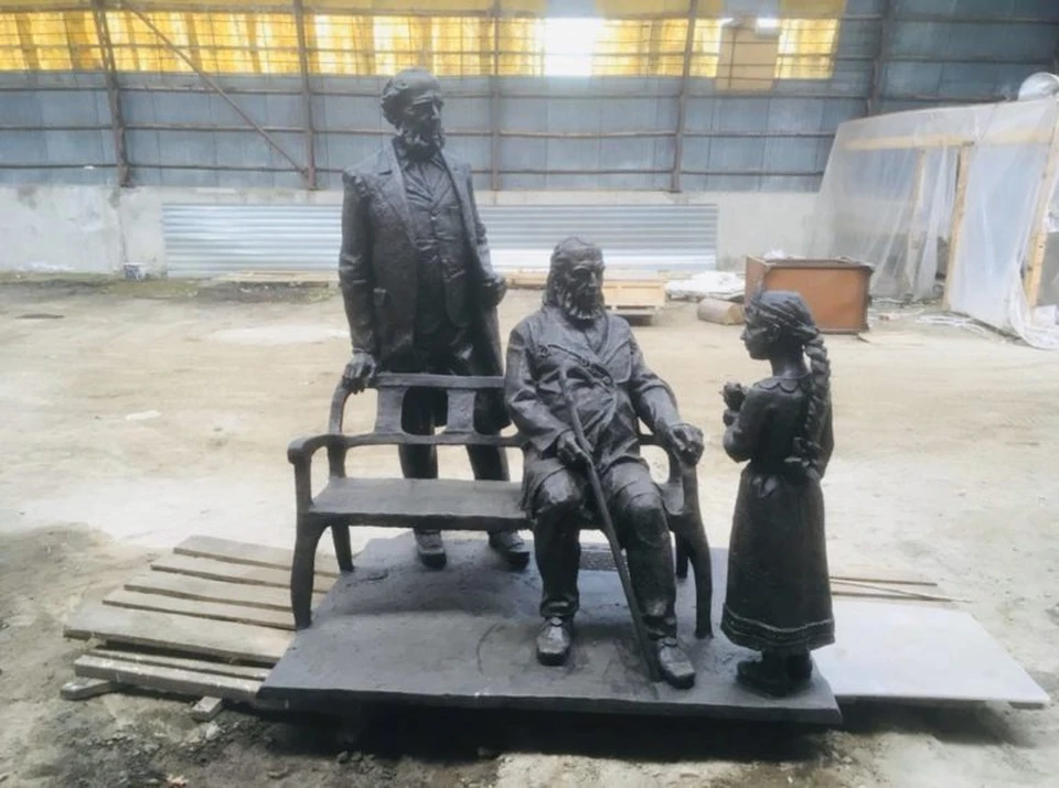 В сквере Аксаковых устанавливают новую скульптуру