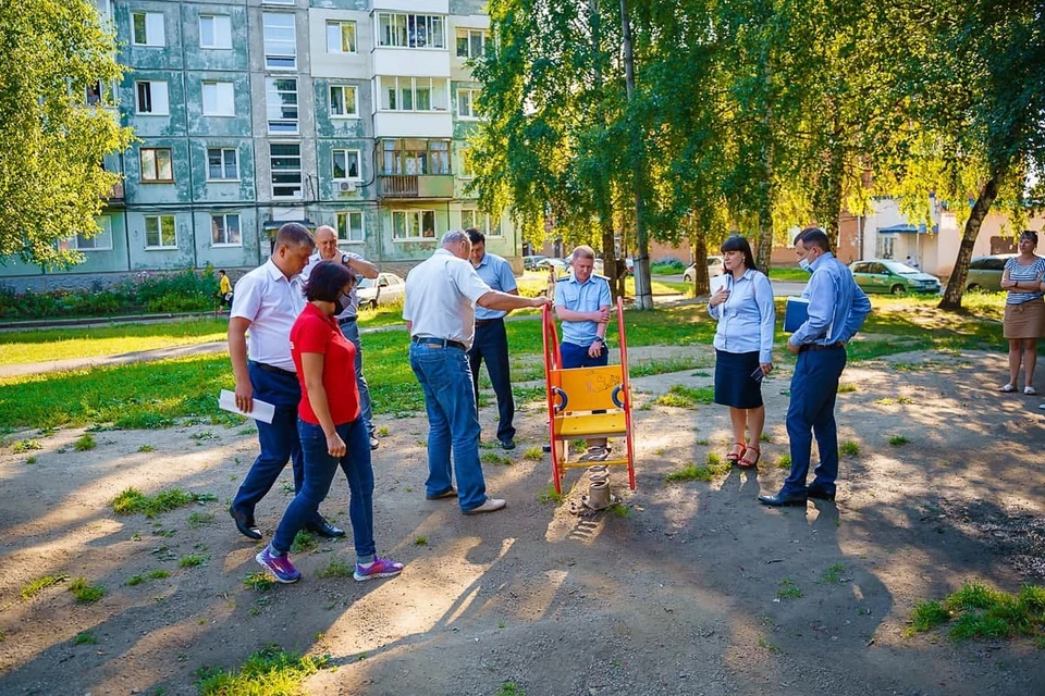 В Кузбассе до конца недели отремонтируют детскую площадку, которая возмутила Сергея Цивилева. Фото: АПК.