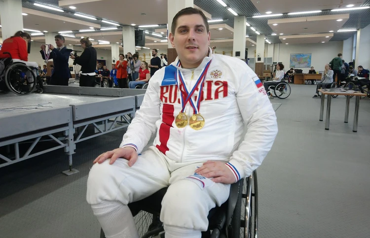 Омский шпажист Александр Кузюков завоевал второе «золото» Паралимпиады в Токио