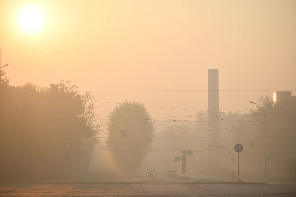 Ядовитый смог над городом не рассеивается из-за почти полного отсутствия ветра.
