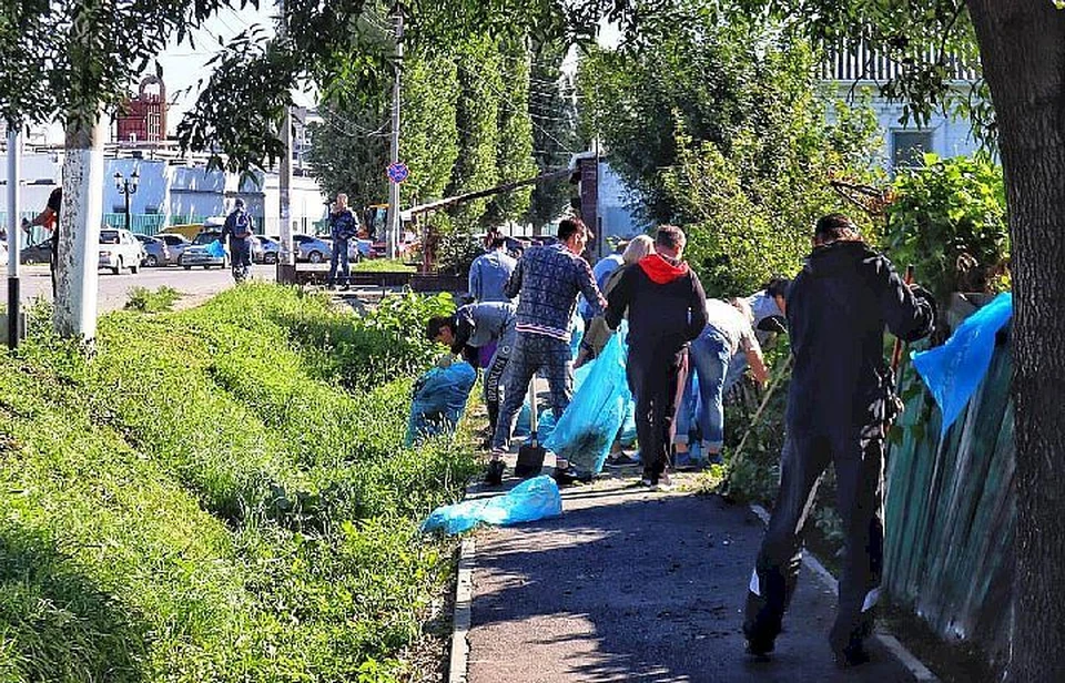 Горожане вышли на массовый субботник. Фото: пресс-служба администрации Невинномысска.