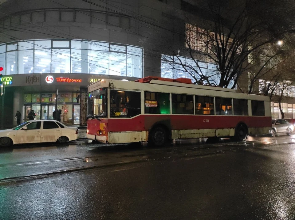 На маршруты в Саратове выходят не просто старые, а смертельно опасные троллейбусы