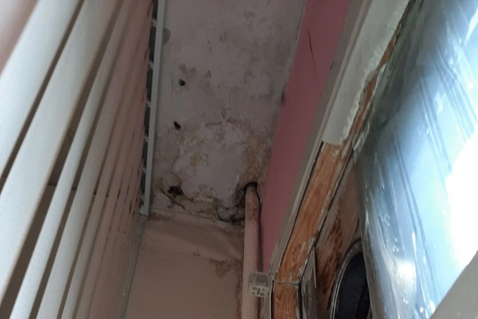 1 сентября дети пришли в холодный класс со старыми окнами. Фото: Оксана Петрушевская