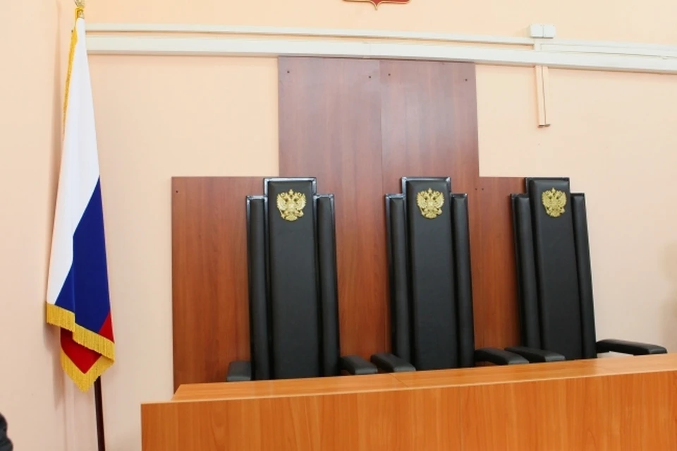 В период с января по май 2020 года она звонила жителям Томской области и, представляясь сотрудником банка, получала от них конфиденциальную информацию о банковских картах.