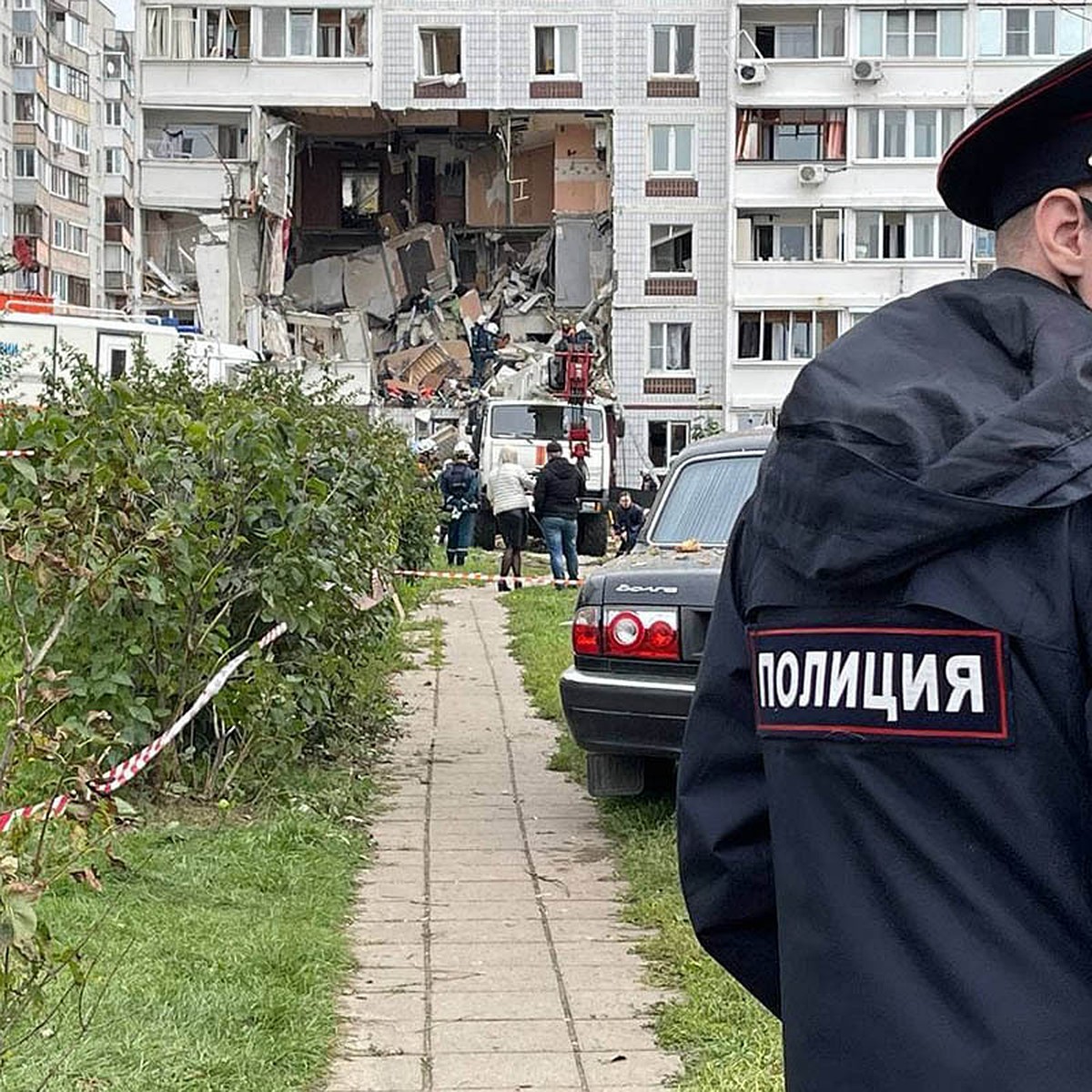 Я был в пятидесяти метрах, меня взрывной волной на землю бросило»: Очевидец  рассказал о взрыве в жилом доме в Ногинске - KP.RU