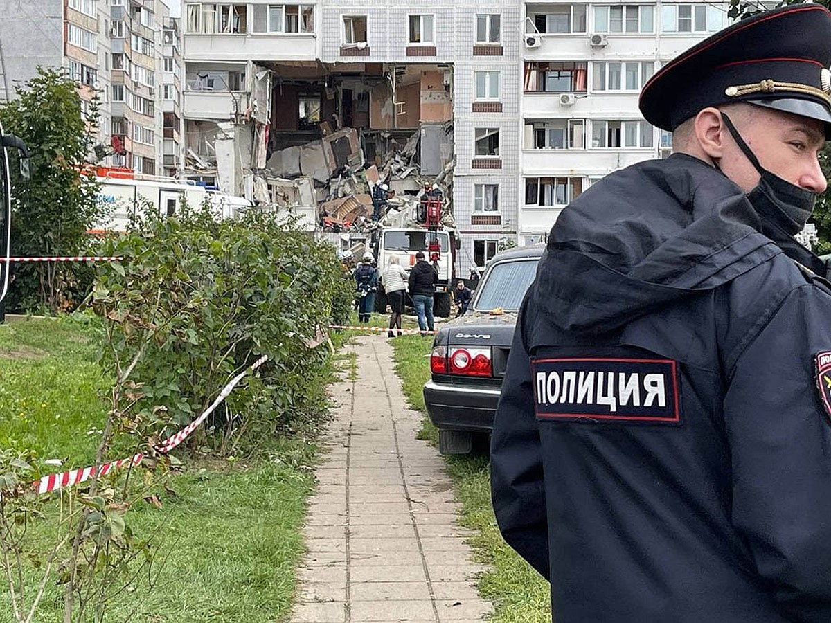 Я был в пятидесяти метрах, меня взрывной волной на землю бросило»: Очевидец  рассказал о взрыве в жилом доме в Ногинске - KP.RU