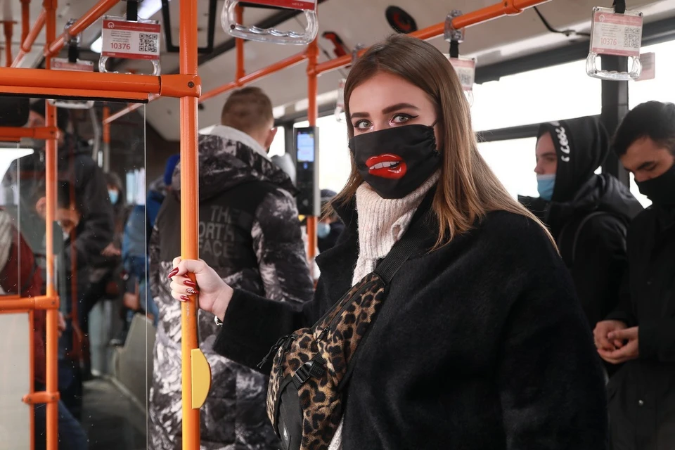 В Красноярске из-за нарушений антиковидного режима с линии сняли почти 700 автобусов