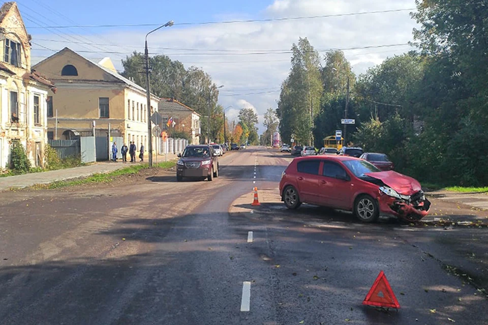В ДТП пострадала водитель "Опеля" Фото: УГИБДД России по Тверской области