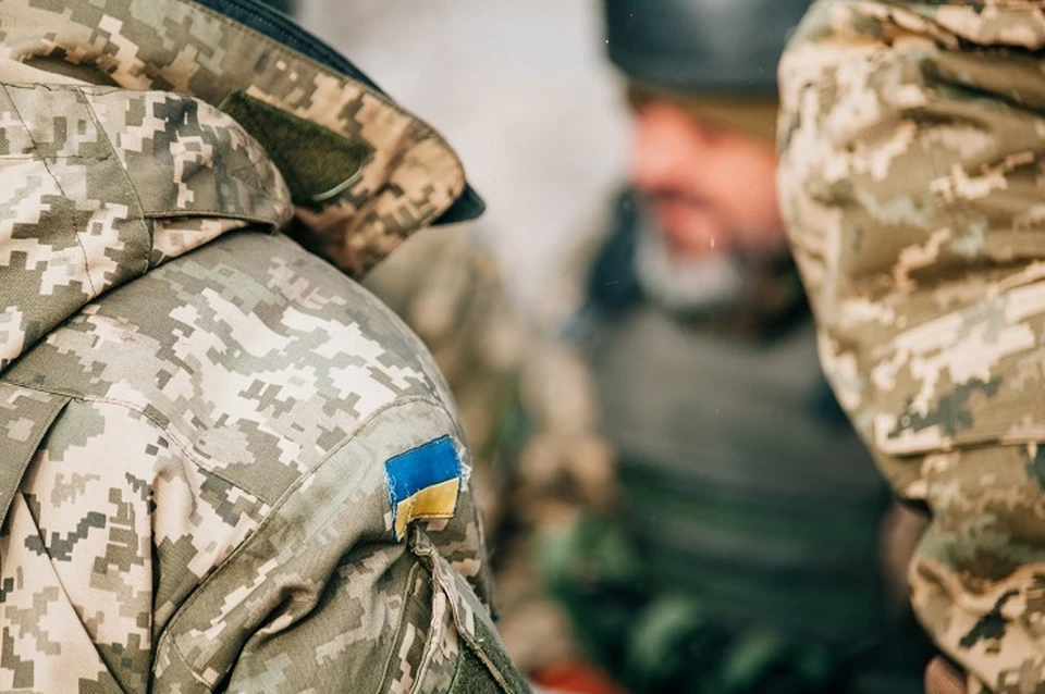 Местные жители пожаловались иностранцам на беспредел киевских силовиков. Фото: штаб ООС