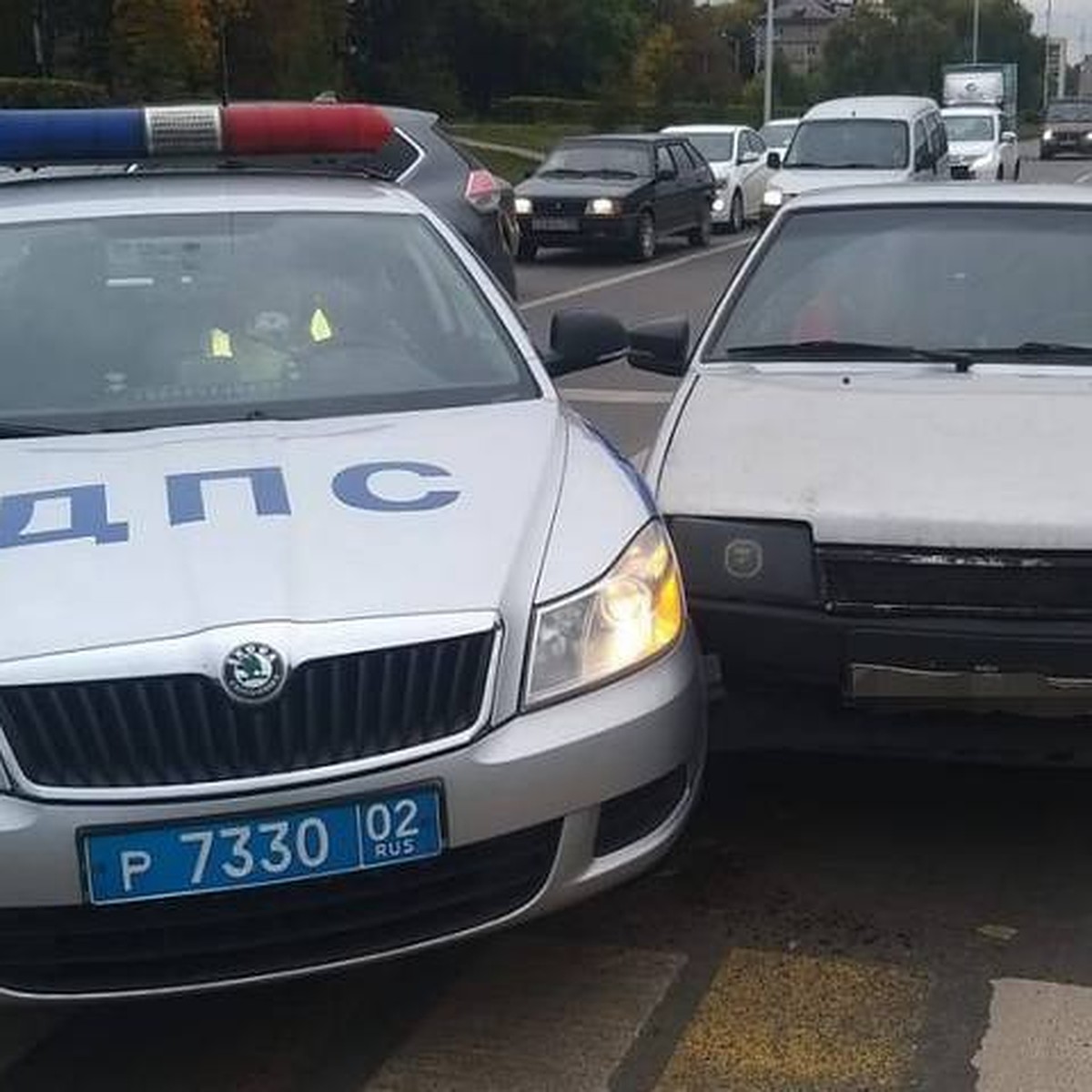 В Уфе сотрудники ДПС попали в ДТП в попытке остановить автобус нарушителя -  KP.RU