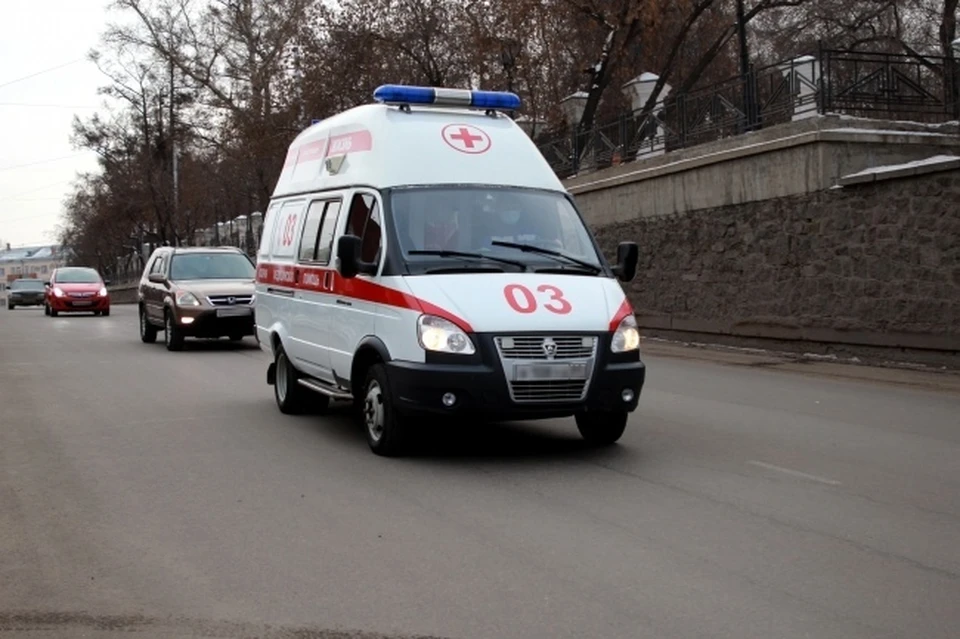 В Новосибирске бригадир «НЗХК-Энергия» попал в больницу после сильного удара током.