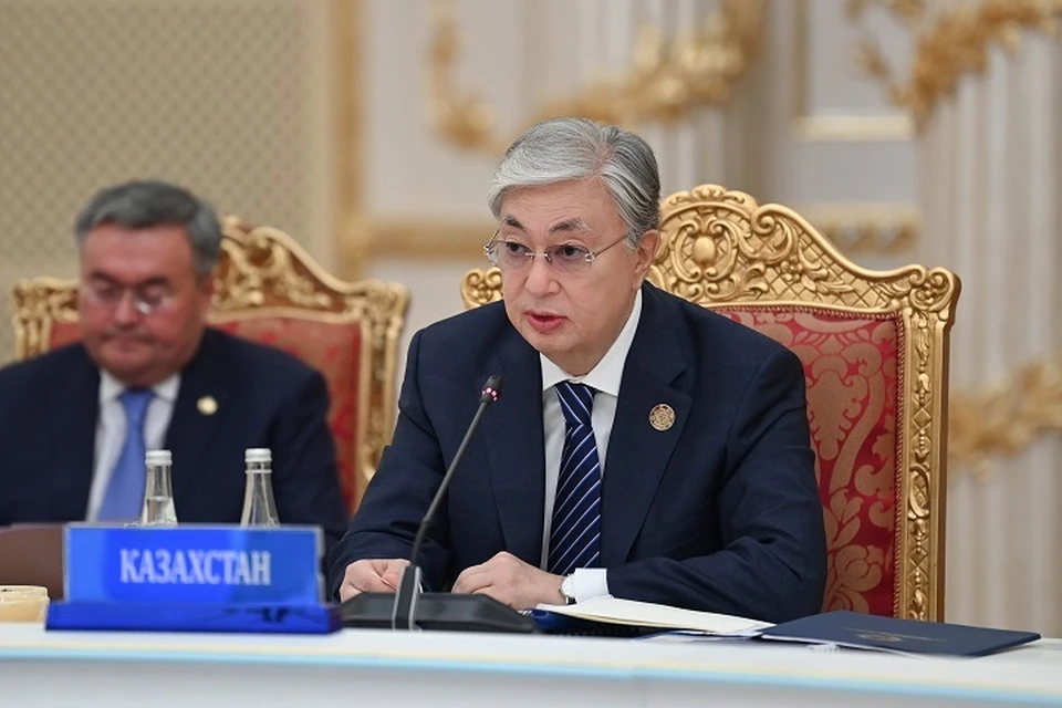 Касым-Жомарт Токаев в рамках встречи в узком формате проинформировал своих коллег о позиции Казахстана по актуальным вопросам взаимодействия государств-участников.