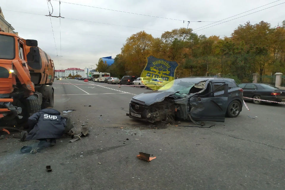 По факту аварии проводится проверка. Фото: vk.com/murmansk_dtp