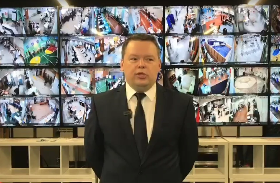 В Югре работает 741 избирательный участок, сообщил председатель избиркома Югры Денис Корнеев. Скриншот видео
