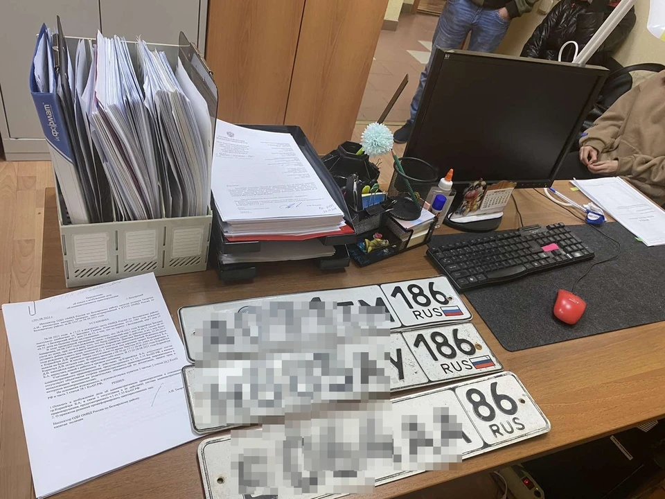 В Белоярском подростки насмотрелись видео в соцсетях и украли номерные знаки с чужих авто Фото: ОМВД России по Белоярскому району