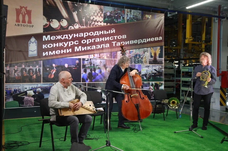 Выступление The Moscow Art Trio (слева направо - Сергей Старостин, Владимир Волков и Аркадий Шилклопер) не оставило равнодушным никого.