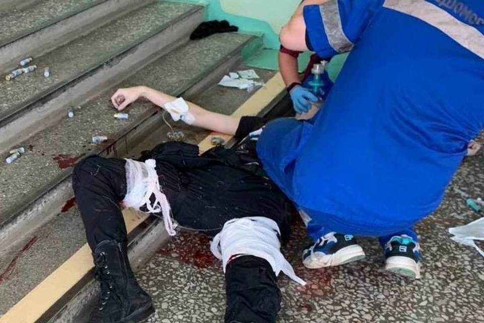 Сейчас за жизнь раненого студента, застрелившего шесть человек и ранившего 19, борются врачи. Фото: соцсети.