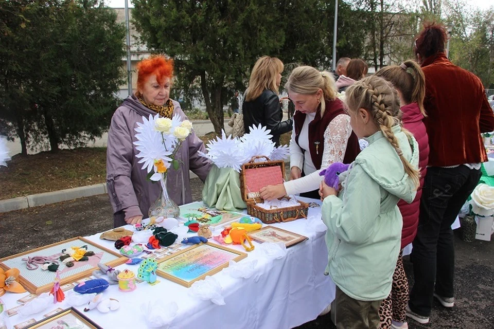 Благотворительная акция "Белый цветок" в Керчи. Фото: Администрация Керчи/Вконтакте