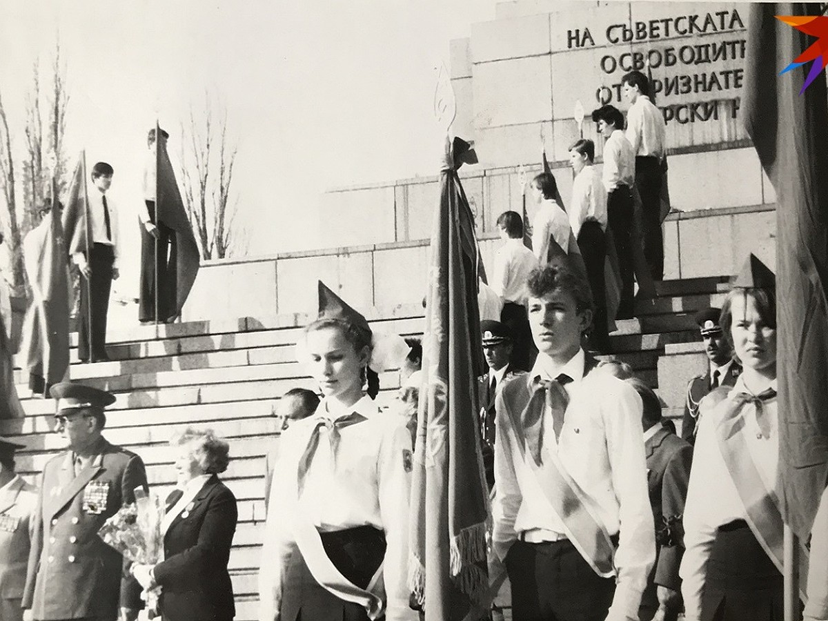 Как жили советские дети в ГДР и других соцстранах: В школу ездили на  «Волге» с личным водителем, покупали джинсы за $12, слушали «Машину  времени» в посольстве - KP.RU