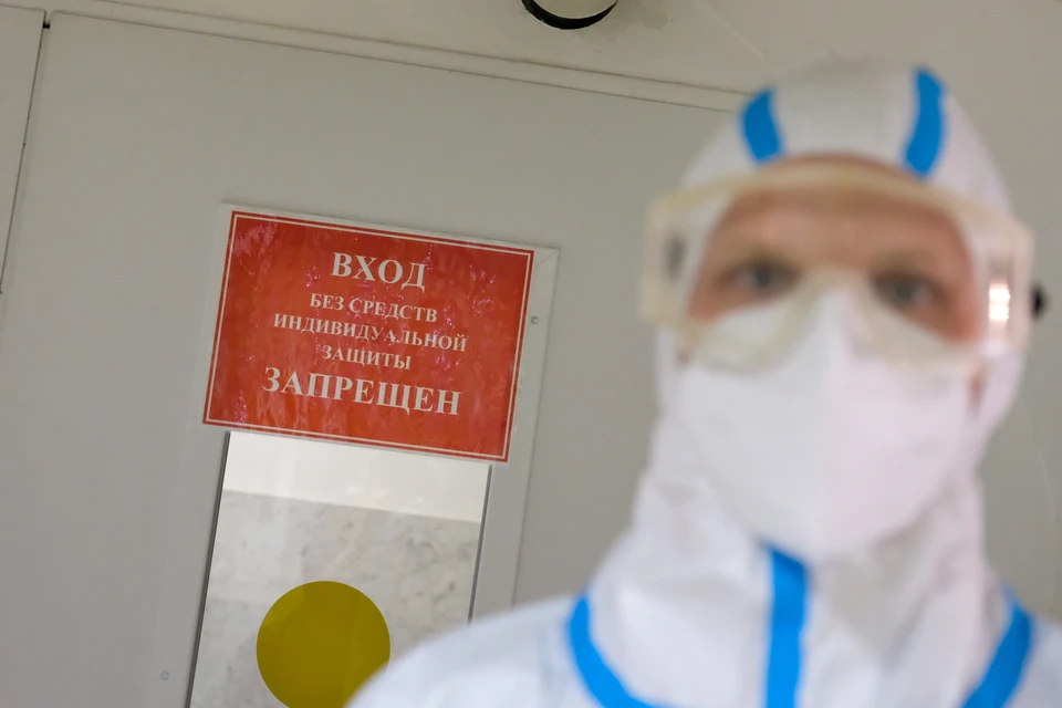 В Омске не могут стабилизировать ситуацию с заболеваемостью ковидом из-за низкого процента вакцинированного населения.