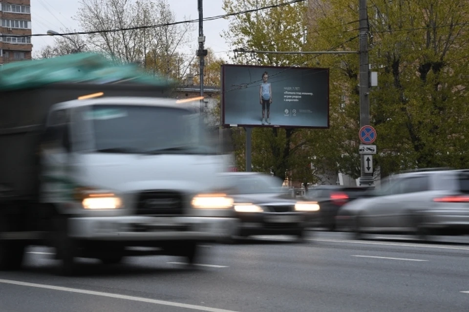 На месте работают сотрудники правоохранительных органов и экстренных служб