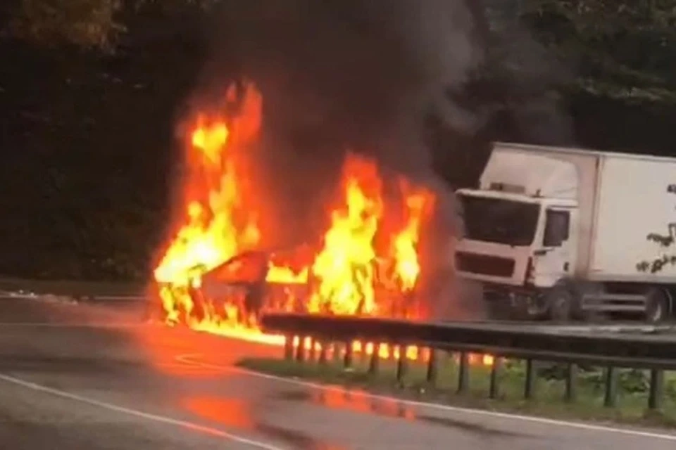 Полицейский сгорел в своем автомобиле