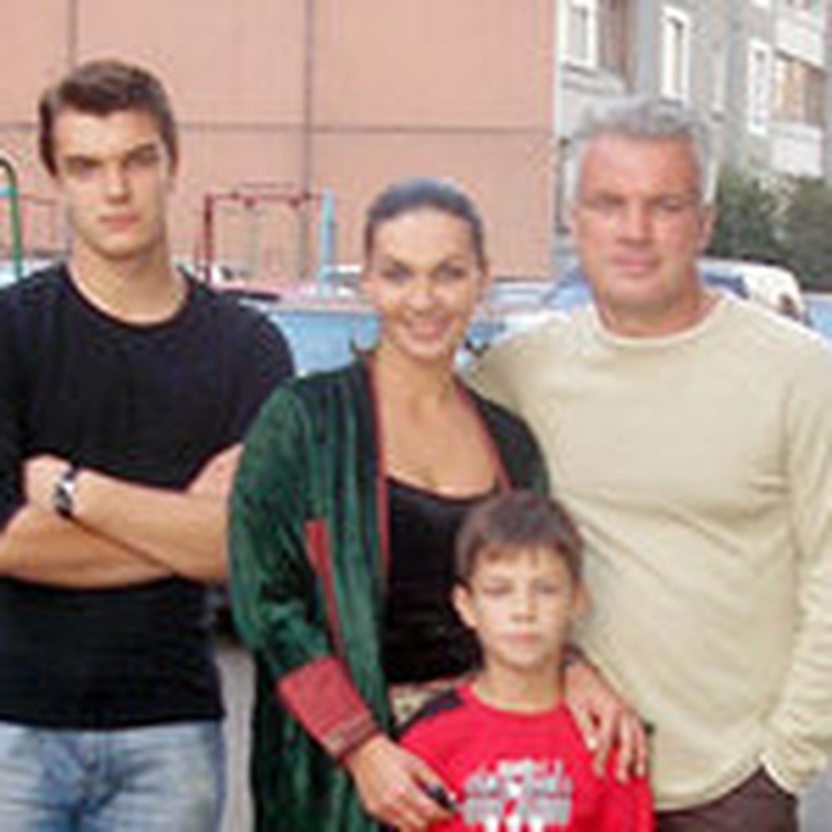 Анатолий котенёв с женой и детьми