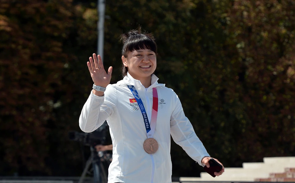 Мээрим Жуманазарова стала чемпионкой мира по борьбе.