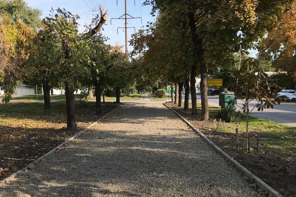 В Таганроге продолжился ремонт тротуара в переулке Смирновском. Фото: МКУ "Благоустройство"