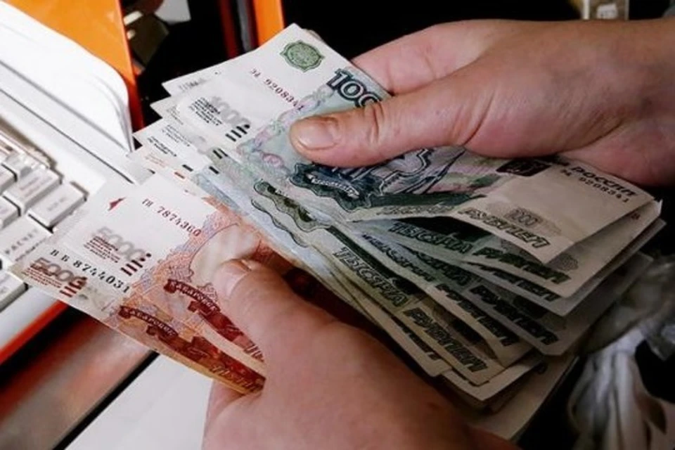 Работники полностью получили зарплату за июль. Фото: МВД ДНР