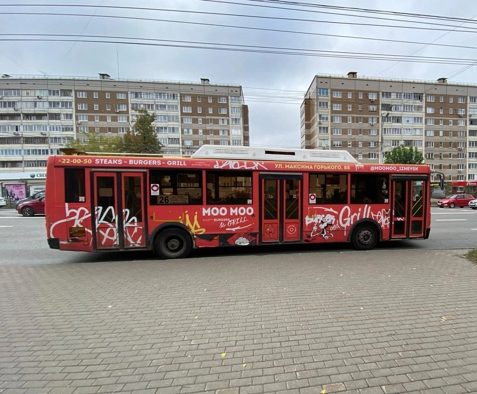 Выход будет осуществляться через среднюю дверь. Фото: vk.com/ipopat_izhevsk