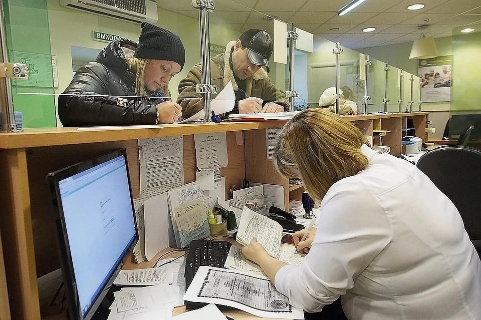 Общественники просят разрешить сотрудникам банков блокировать подозрительные переводы