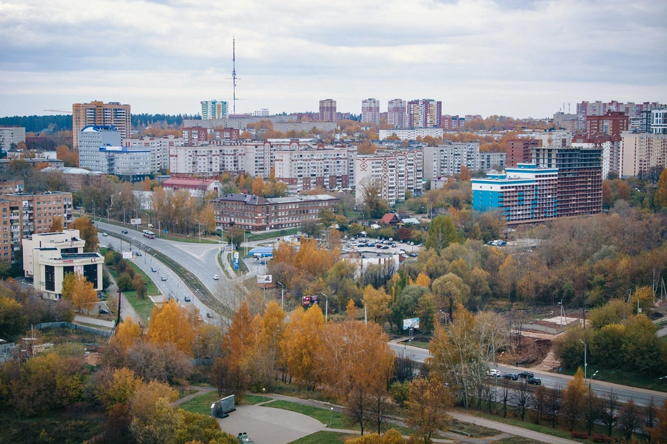 В городе ожидается переменная облачность. Фото: Сергей Грачев