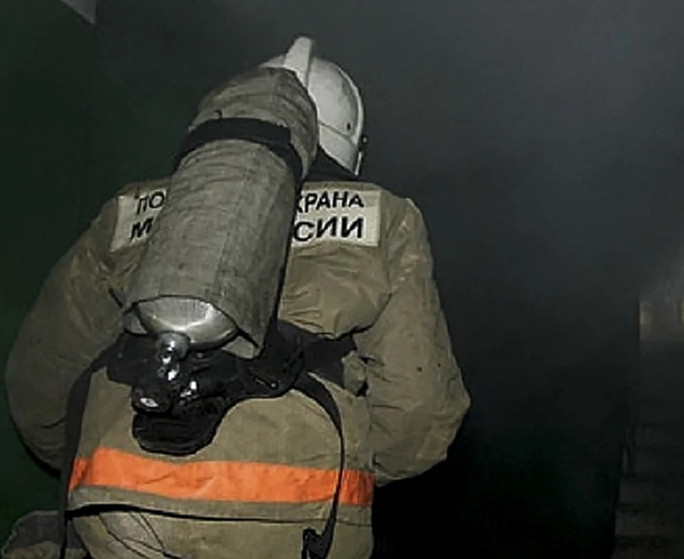 В результате пожара в расселенном доме на улице Осипенко на 1 этаже обгорели стены и подоконник, сообщает МЧС.