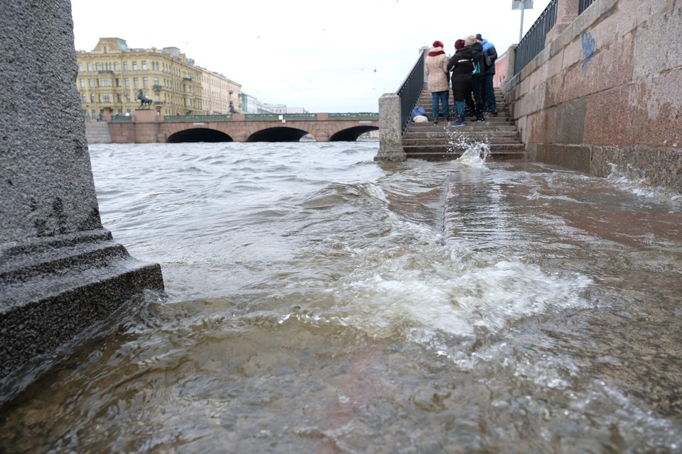 1824 год наводнение в петербурге. Наводнение на Неве в Санкт-Петербурге. Наводнение в Санкт-Петербурге 2021. Наводнение Невы в 1824.