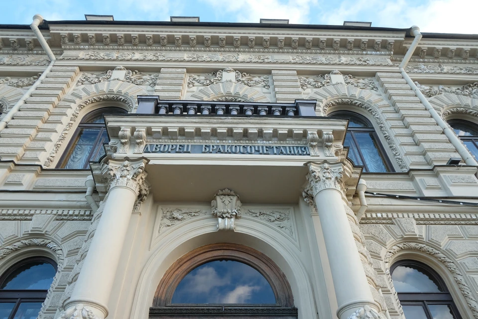 Торжественные свадьбы запретили на время локдауна в Петербурге