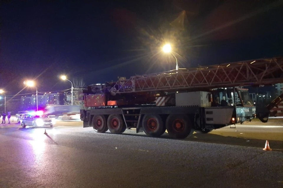 Автокран насмерть сбил мужчину. Фото: Госавтоинспекция по Новосибирску