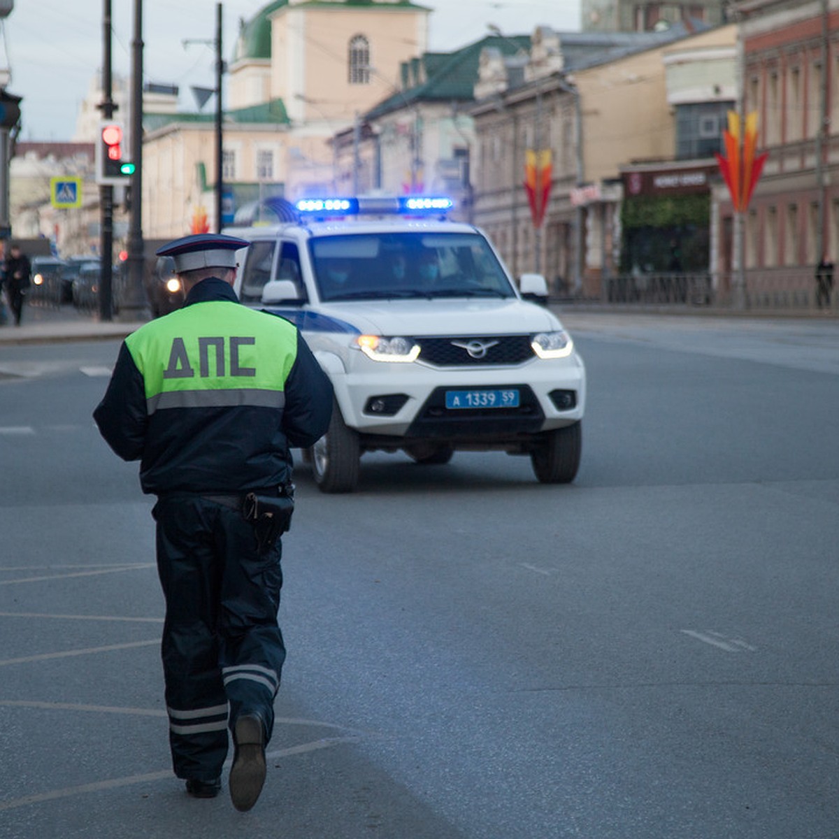 Полиция Новосибирска проверила экипаж ДПС, опоздавший на смертельную аварию  - KP.RU