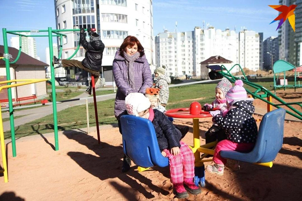 В Беларуси многодетные матери получили новые пенсионные гарантии.