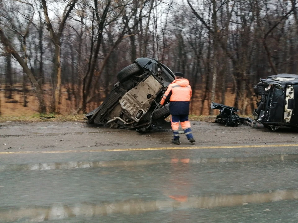 Автомобиль разорвало пополам