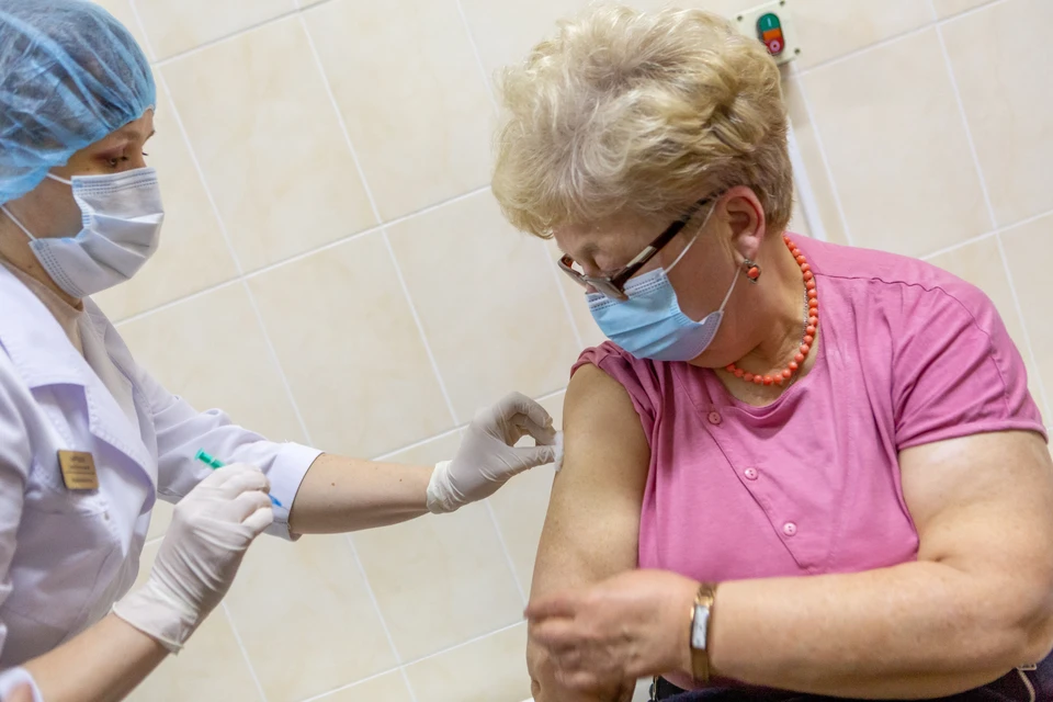 Введена Обязательная вакцинация от коронавируса в Санкт-Петербурге для людей старше 60 лет.