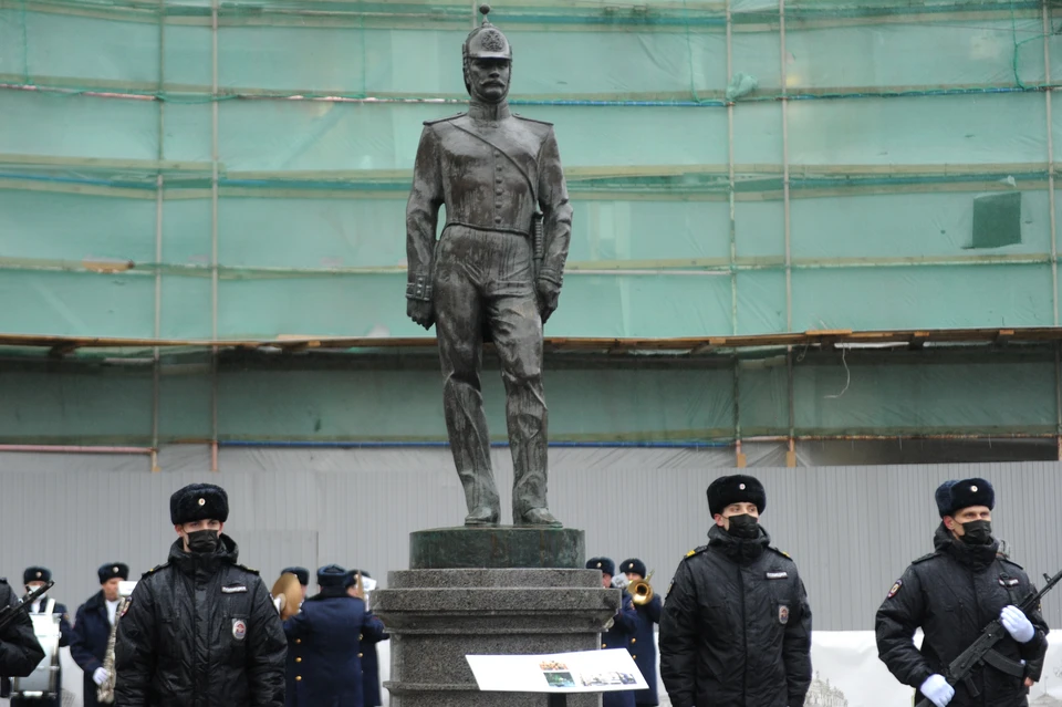Торжественное открытие памятника прошло у полицейского главка
