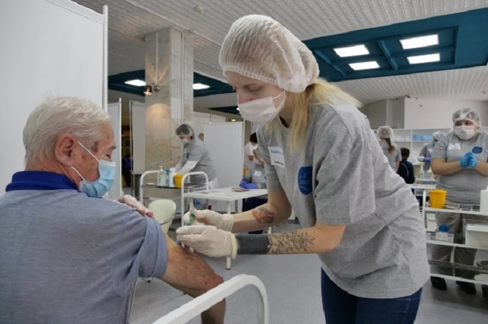 Пожилые жители Хабаровского края смогут вакцинироваться, не выходя из дома